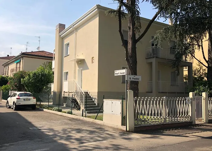 A Due Passi Dal Centro Storico Di * 이몰라